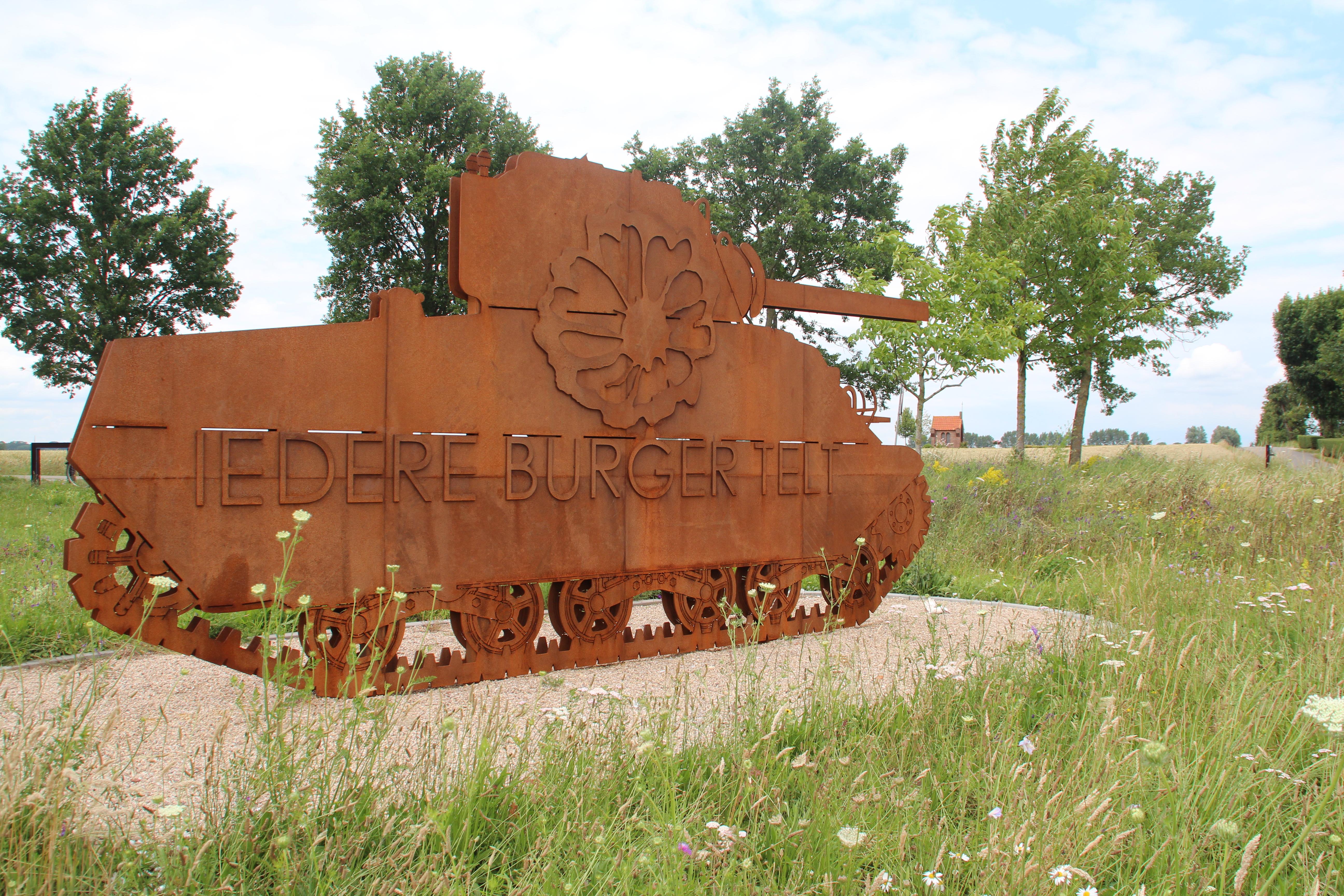 De Sherman tanks van de geallieerden zijn symbool voor de uiteindelijke bevrijding van de regio