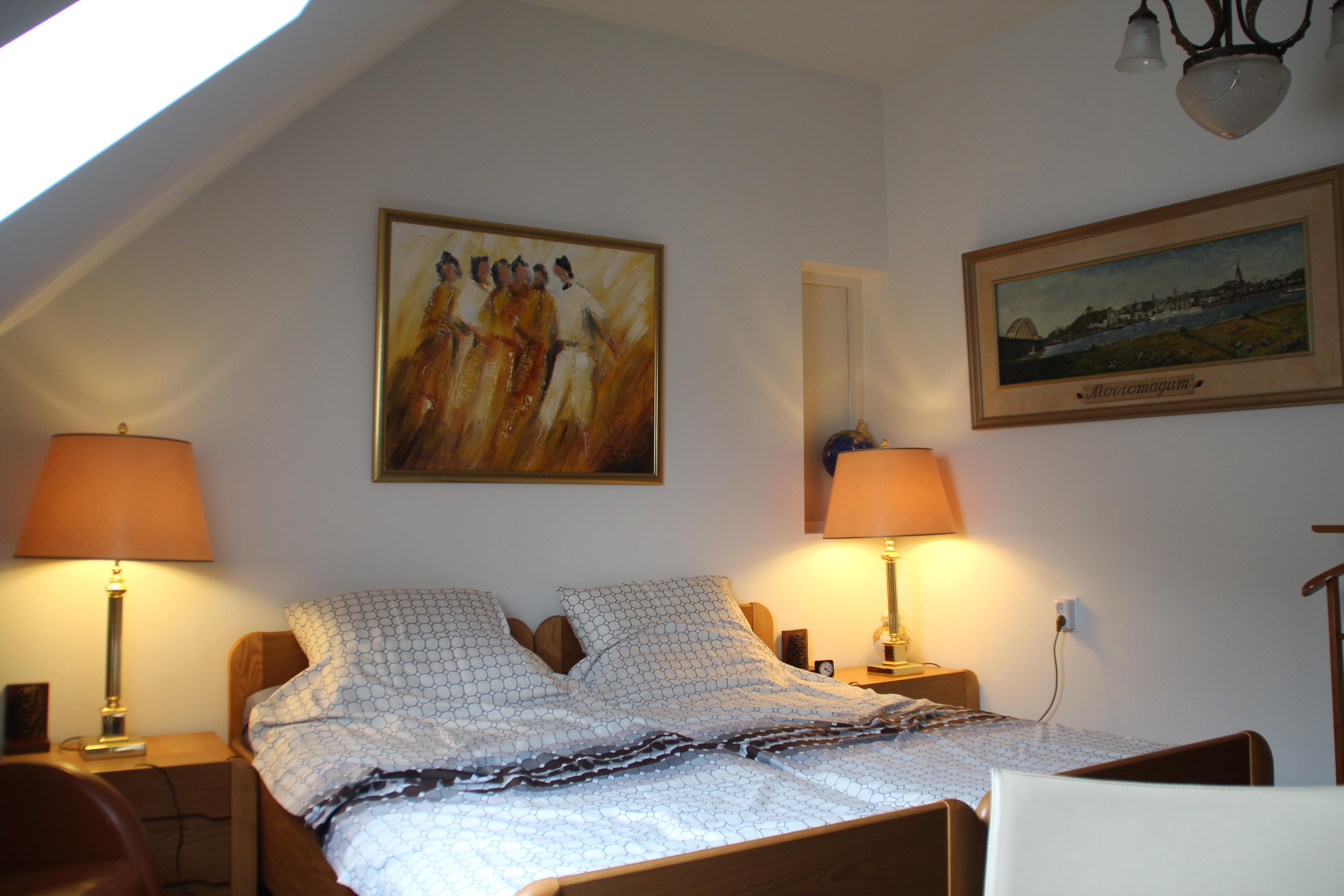 Auping_bed_met_schermerlampen_1.JPG